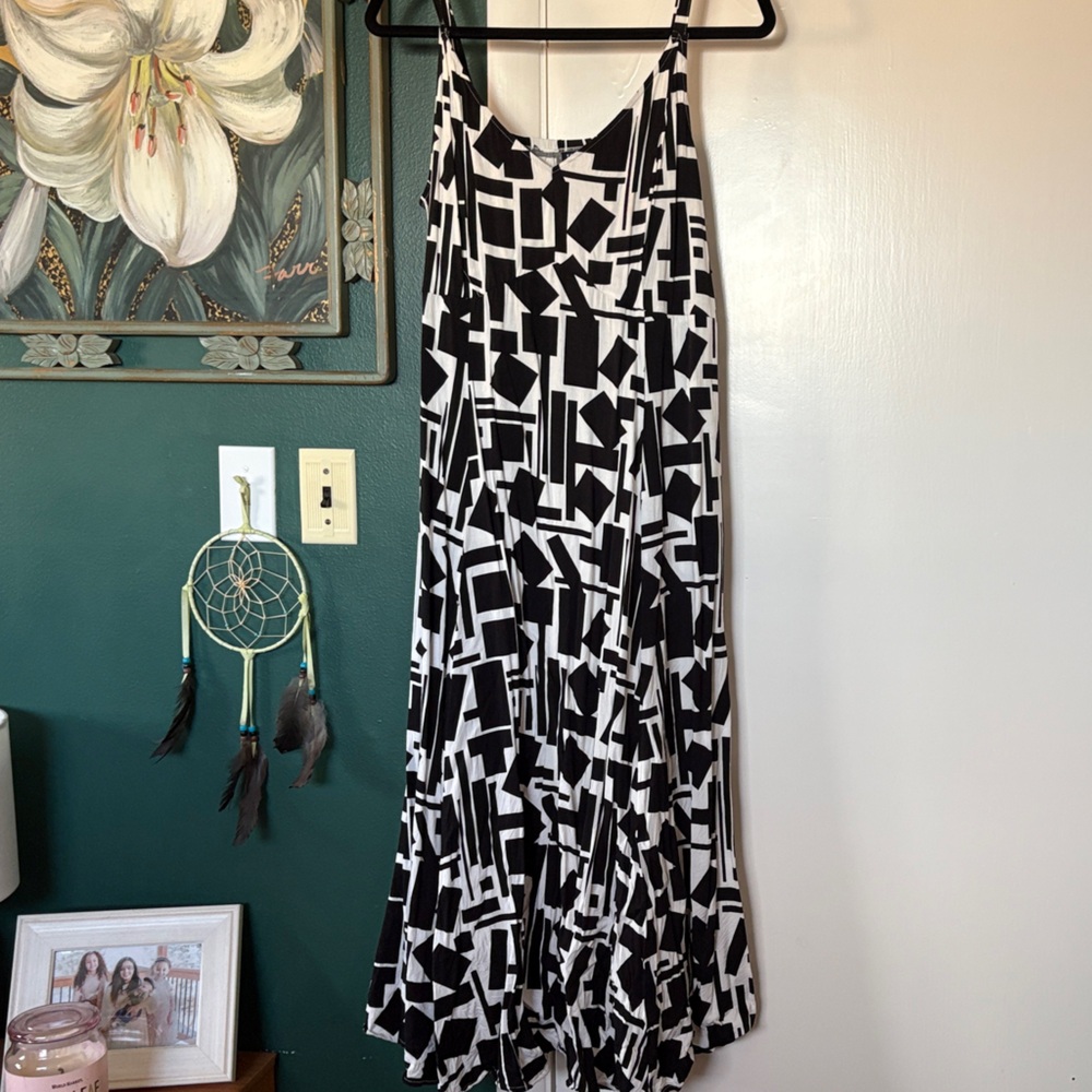 Black and White Geometric Dress